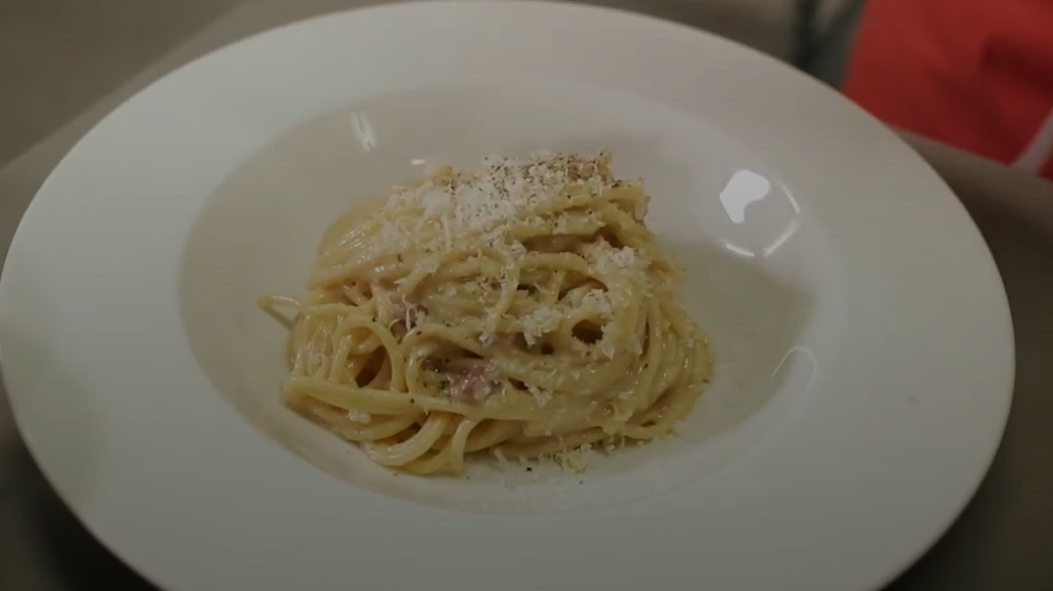 pasta carbonara serving example